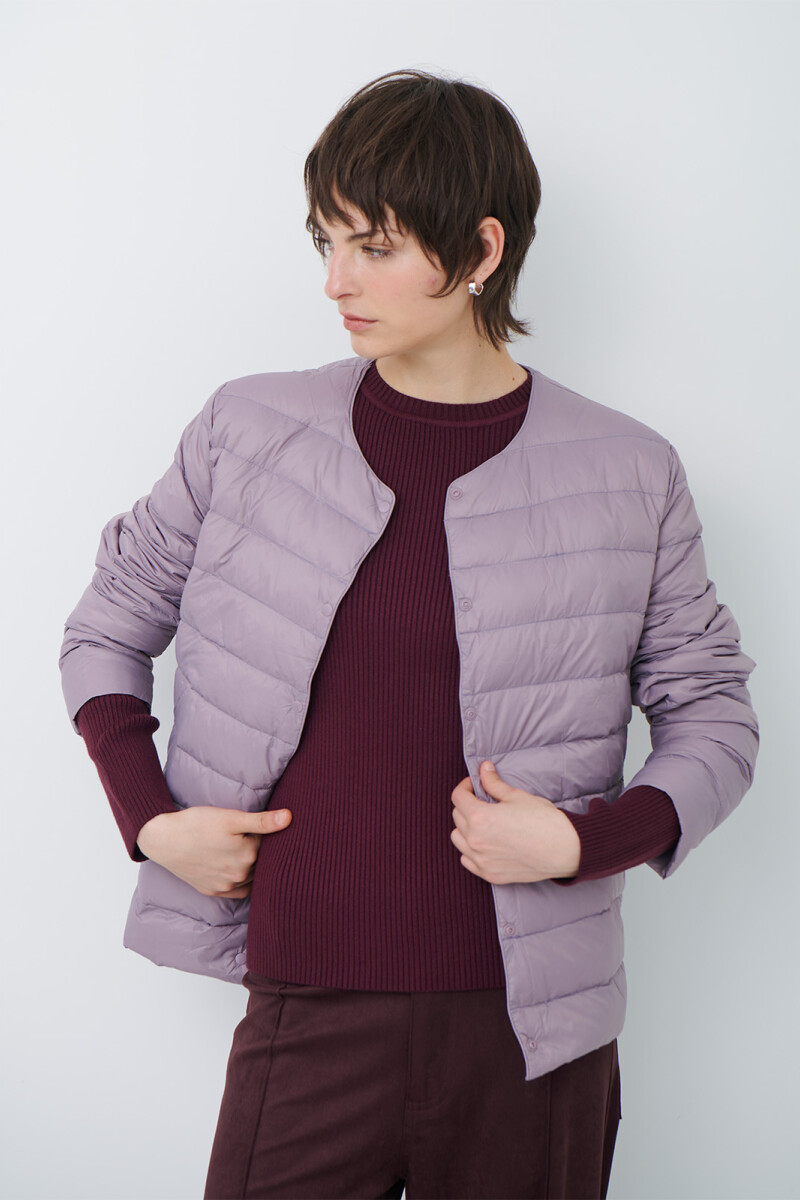 CAMPERA PLUMAS LILA