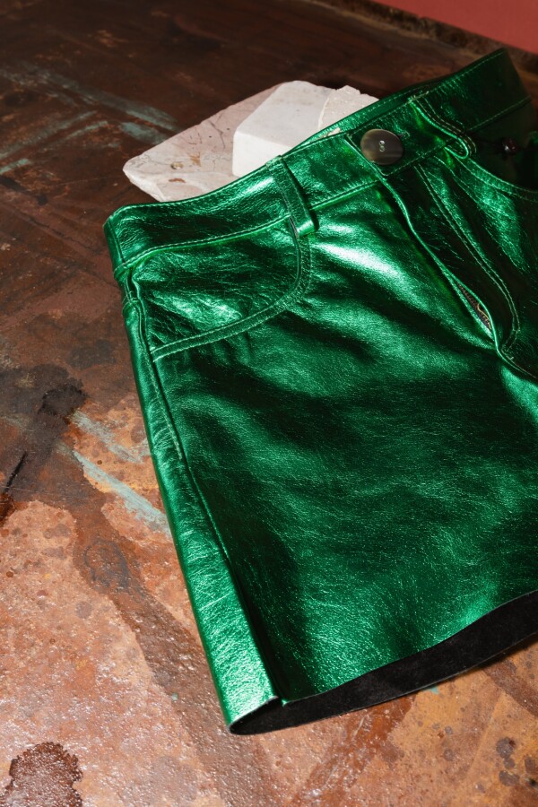 Leather Shorts Galácticos Verde