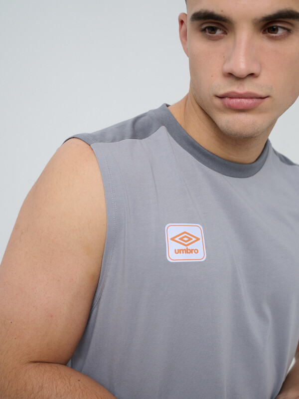 REMERA SIN MANGAS MIXTAPE Umbro Hombre 005
