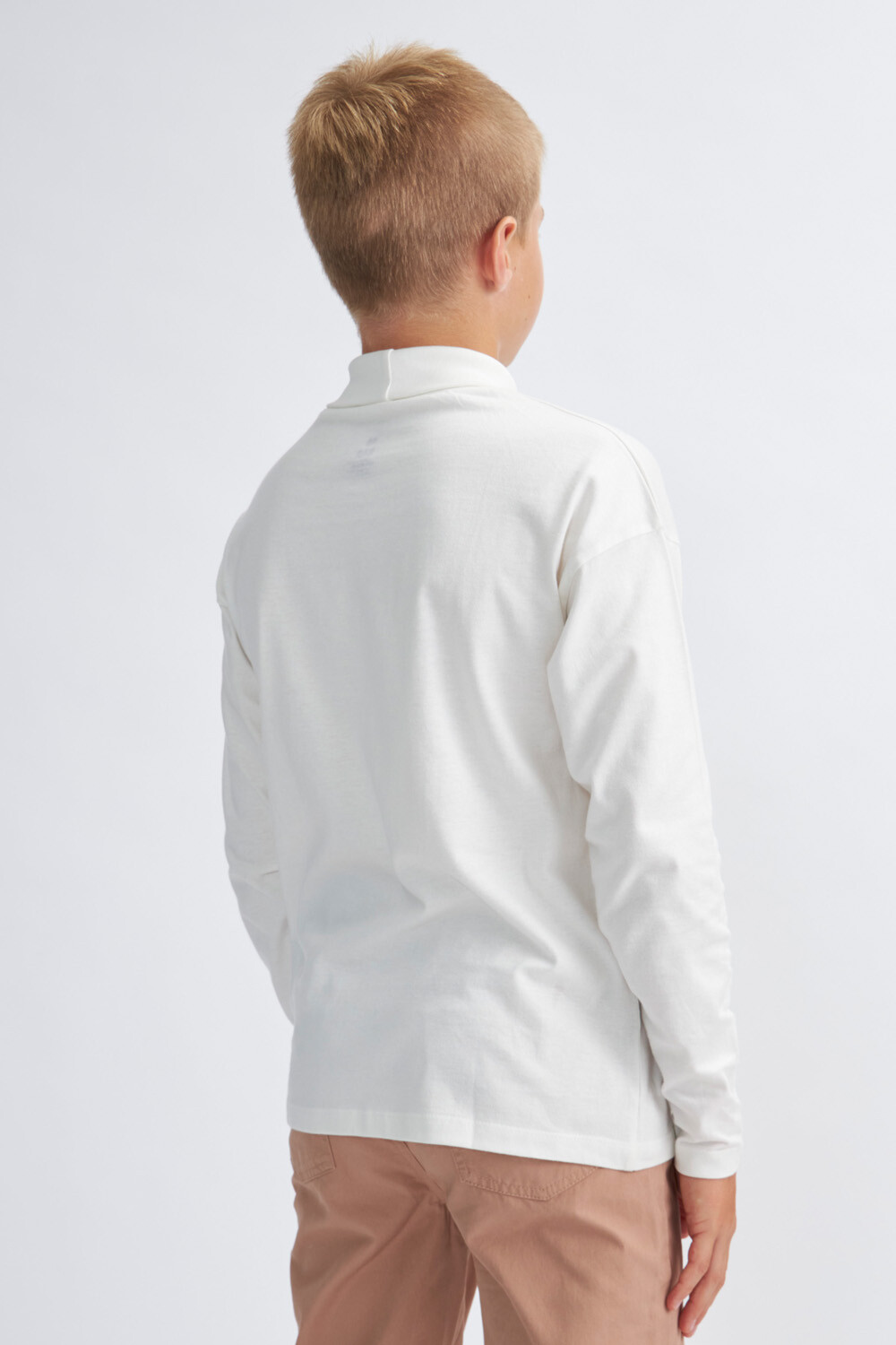Camiseta cuello alto - Crudo — BAS
