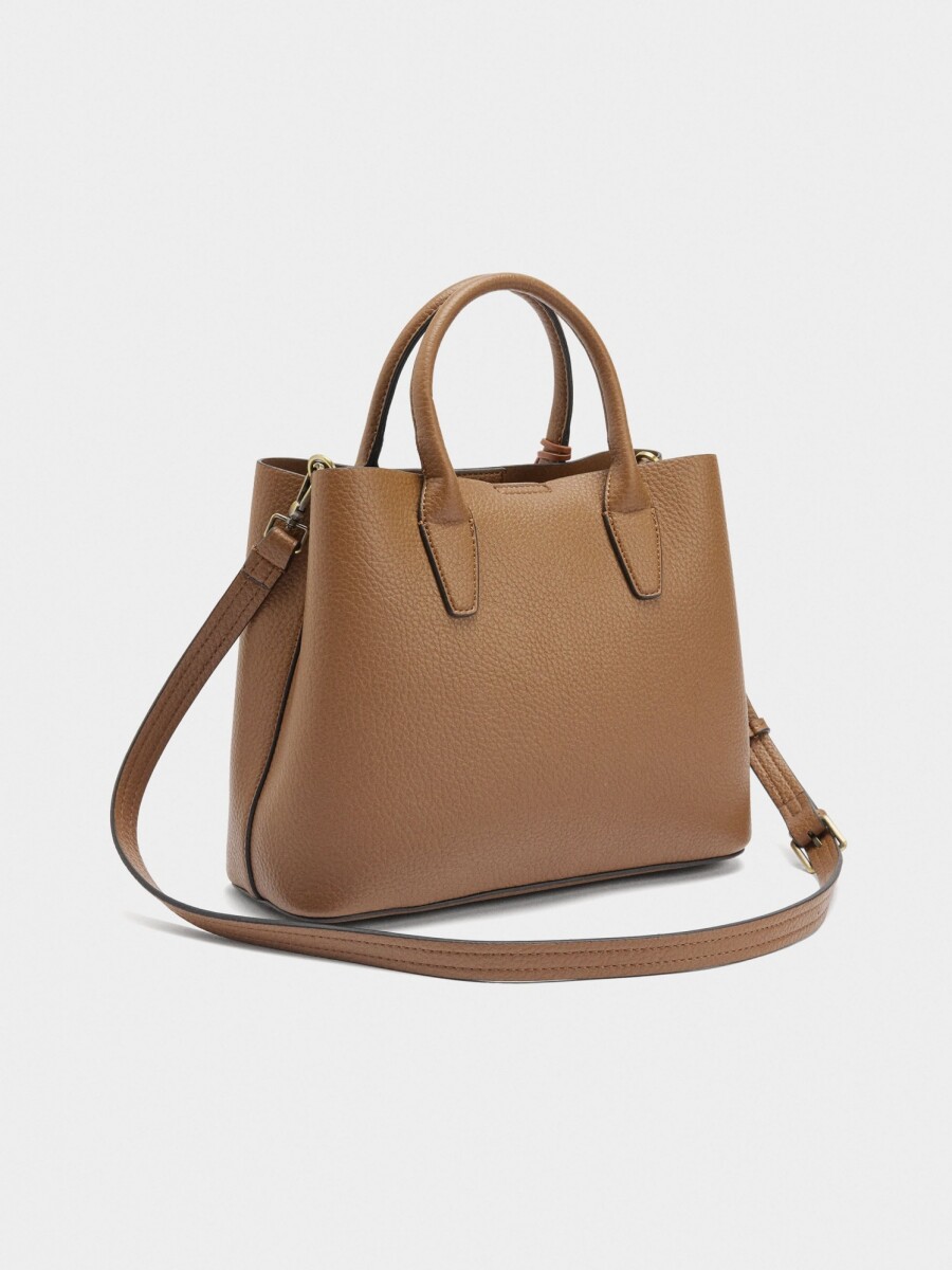 Bolso Tote Con Textura Y Colgante camel