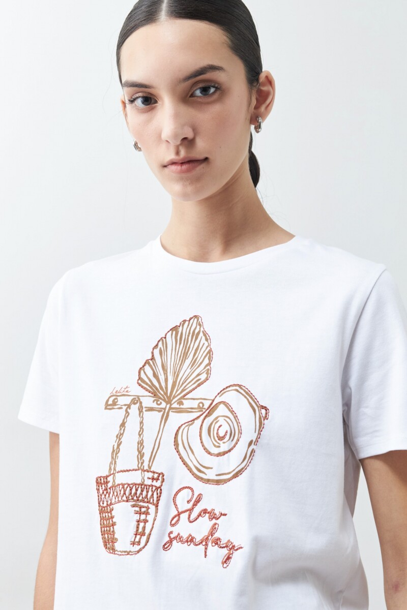Remera con estampa local blanco