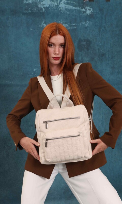 MOCHILA CLAVEL MANTECA