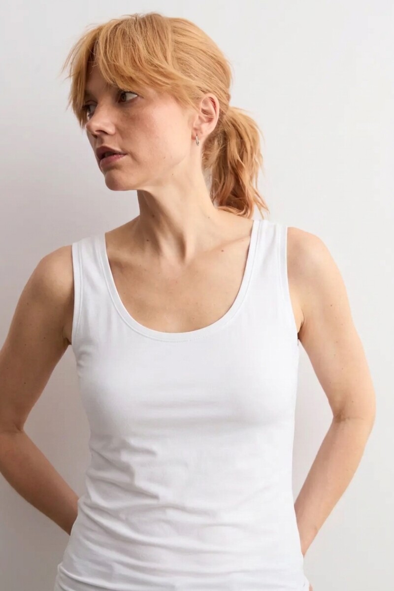 Musculosa escote a la base blanco