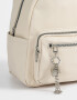 Mochilas Urbanas Mochila Con Charm Crudo - Blanco Crudo