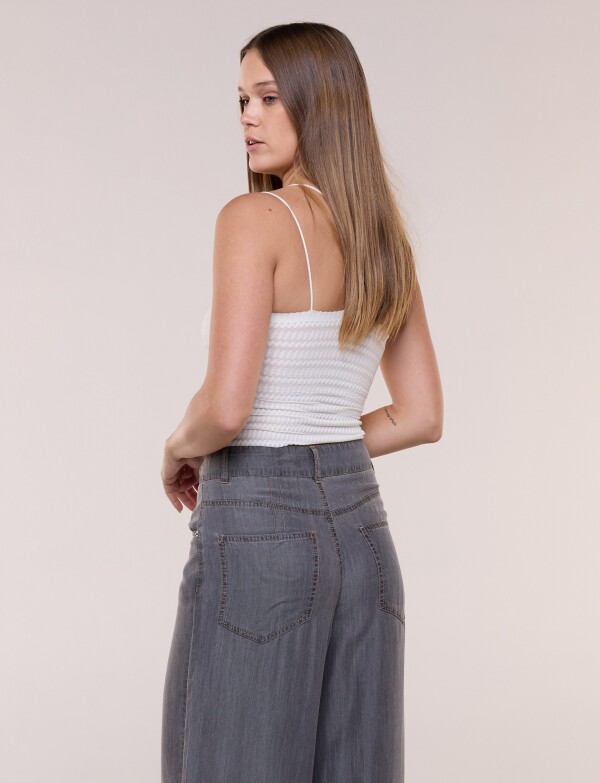 Top Crop Texturado Con Breteles Dobles CRUDO