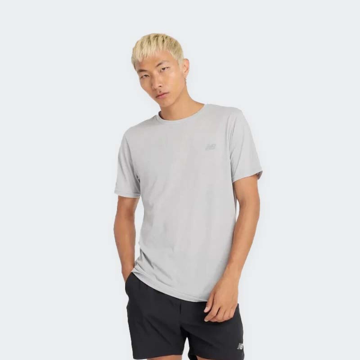 Remera New Balance Essential - Gris 