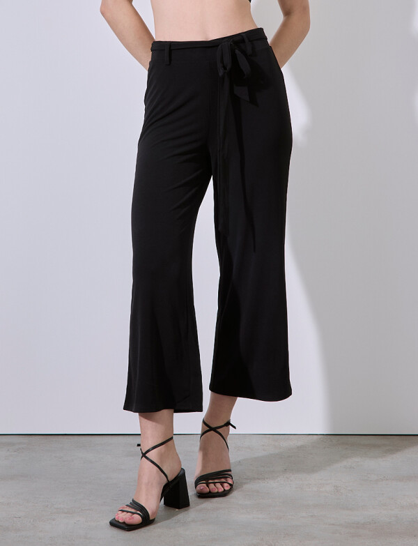 Pantalon Crop NEGRO