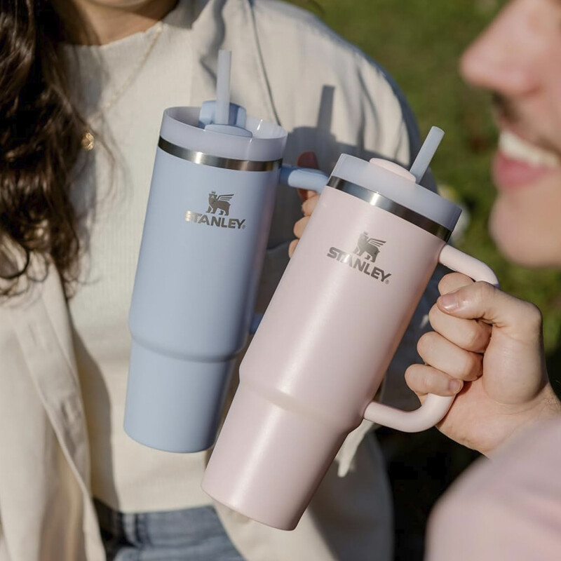 Vaso Térmico en Acero inox. Stanley Quencher 887ml Ash