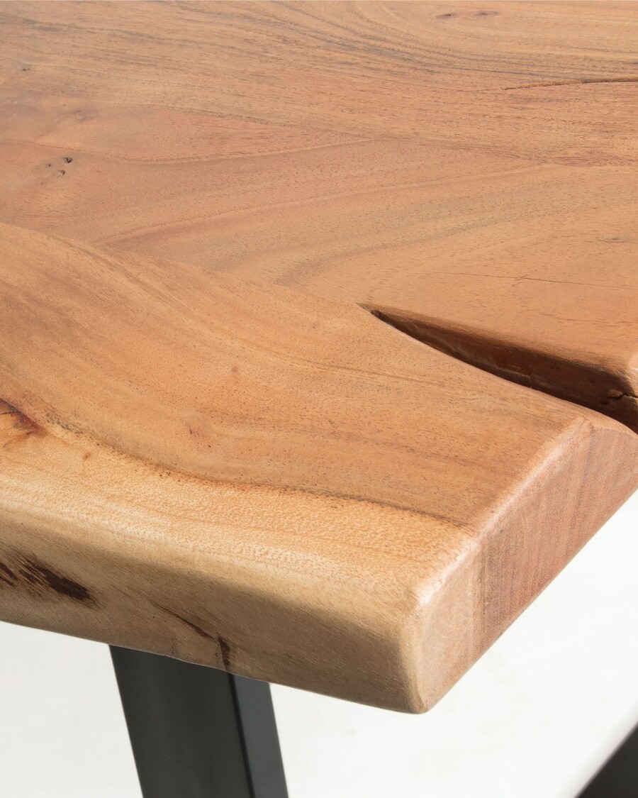 Mesa Alaia 200 x 95 cm madera maciza de acacia patas de acero acabado negro