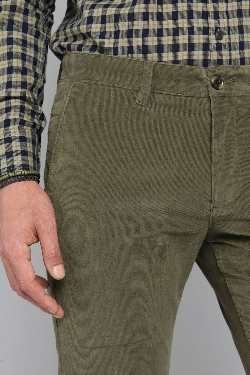 Pantalón Pana Arrow VERDE
