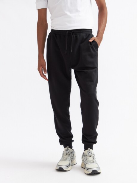 JOGGER PIRIA NEGRO