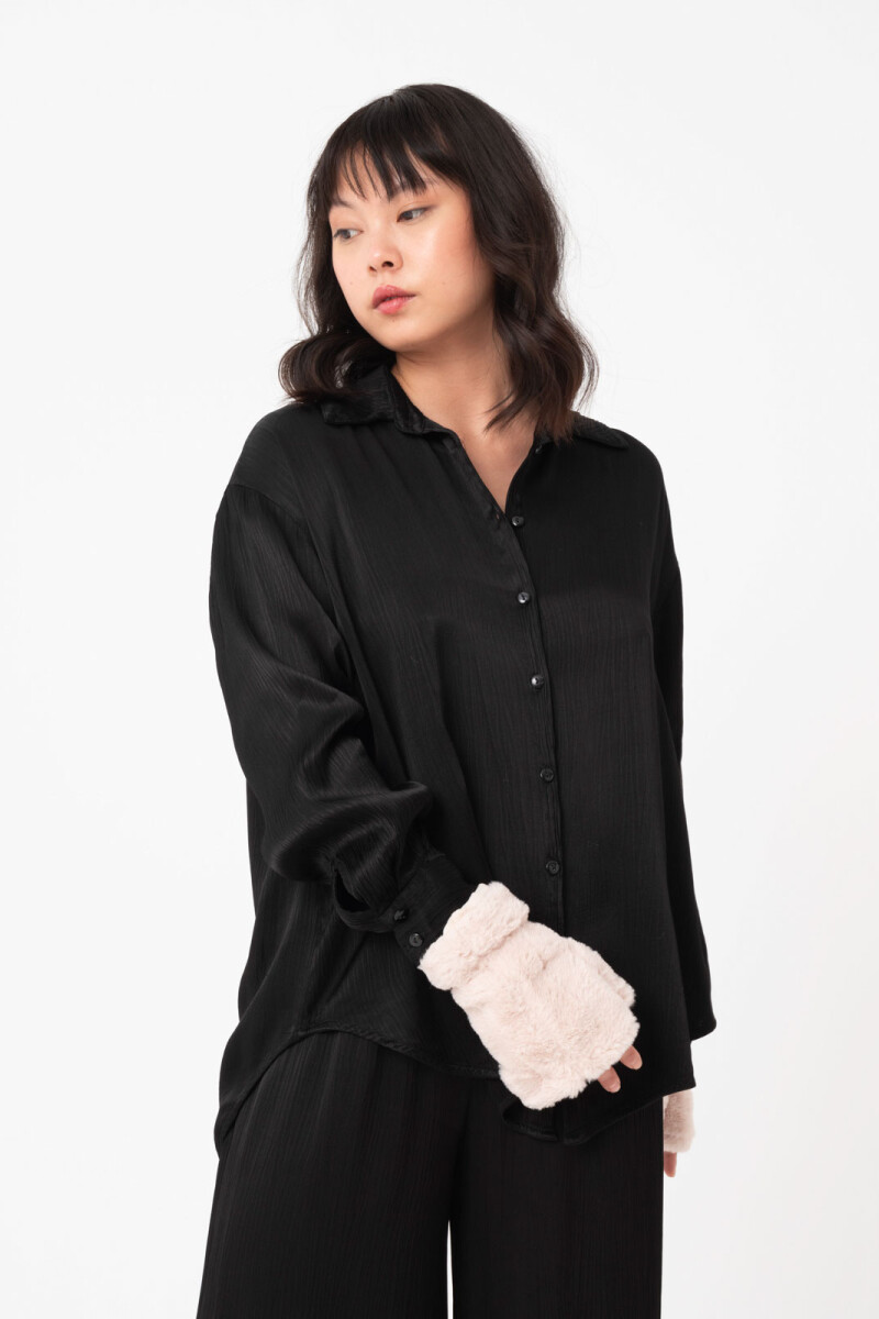 CAMISA DE TEJIDO ARRUGADO Negro