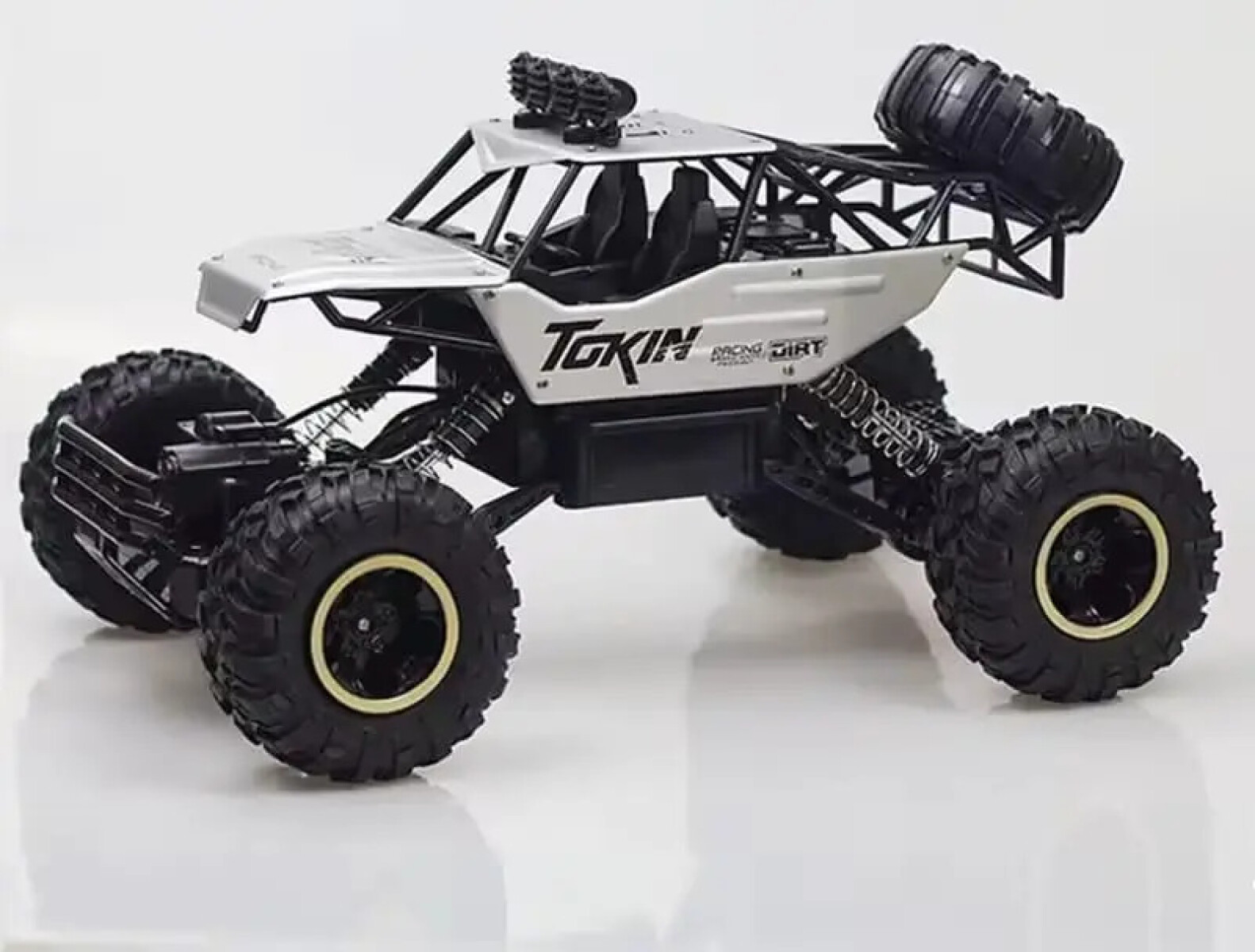 Auto Control Remoto A Todo Terreno!! - PLATEADO 