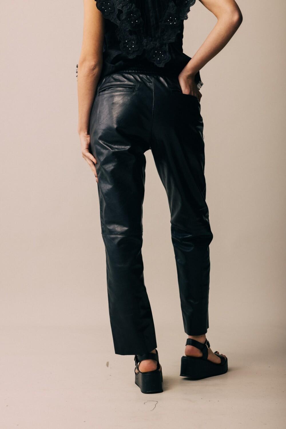 Leather Babucha Negro