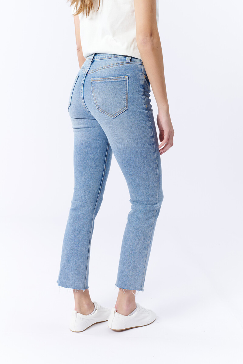 PantalÃ³n Jean Cropped Flare Azul claro