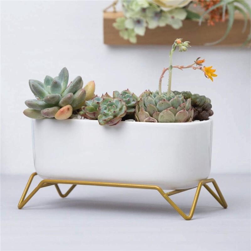 MACETA CERAMICA C/BASE 17x9x9CM BLANCO/DORADO MACETA CERAMICA C/BASE 17x9x9CM BLANCO/DORADO