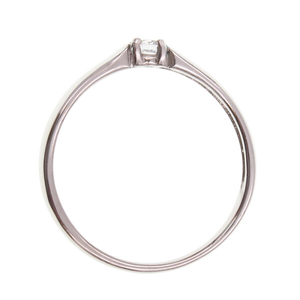 Anillo solitario de oro blanco 18k con circonia. Anillo solitario de oro blanco 18k con circonia.