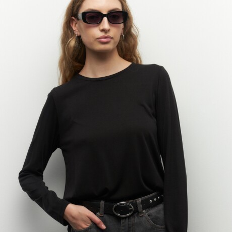 REMERA LORAINE Negro