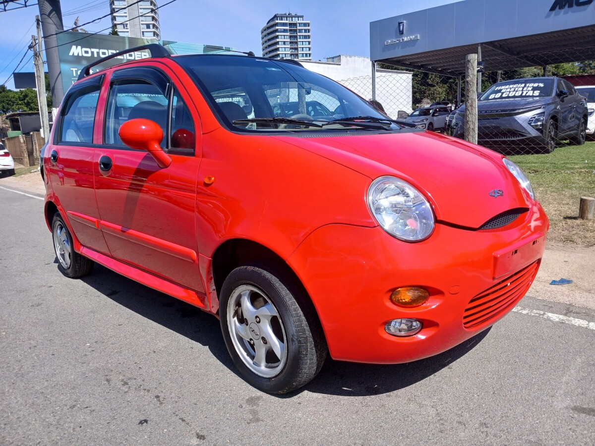 Chery QQ3 1.1 EXCELENTE ESTADO! | Permuta / Financia Chery QQ3 1.1 EXCELENTE ESTADO! | Permuta / Financia