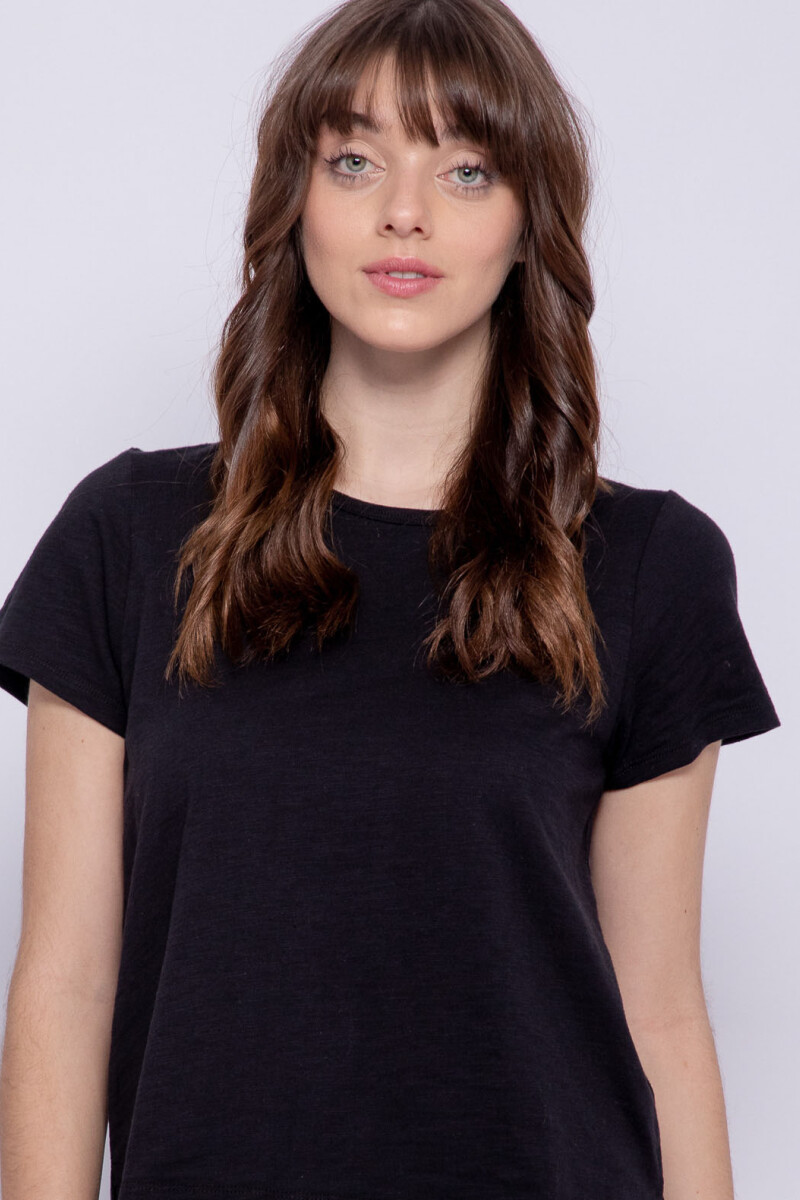 REMERA TUI Negro