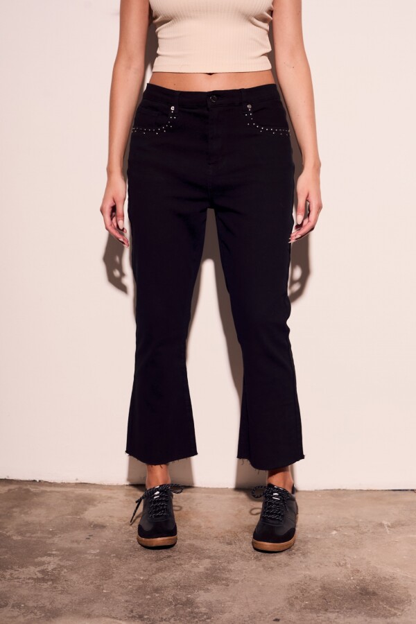 Jean Flare Tachas Negro