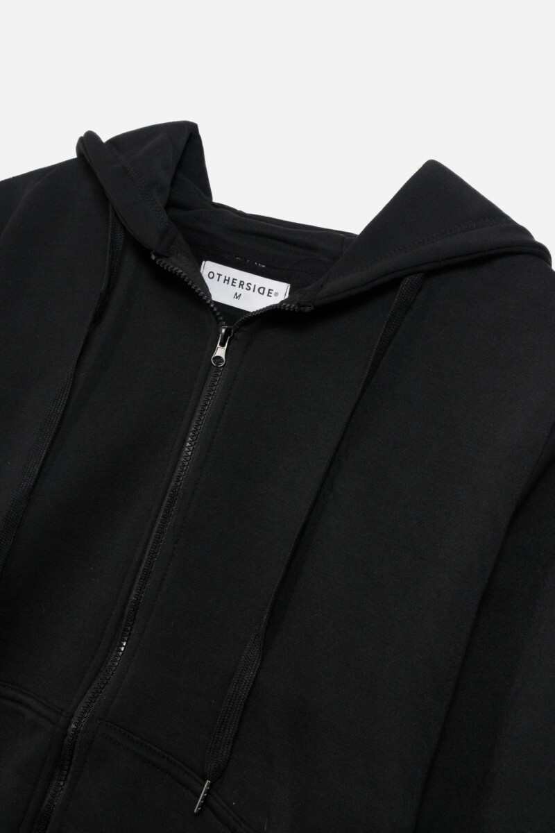 Campera con capucha y bolsillo NEGRO