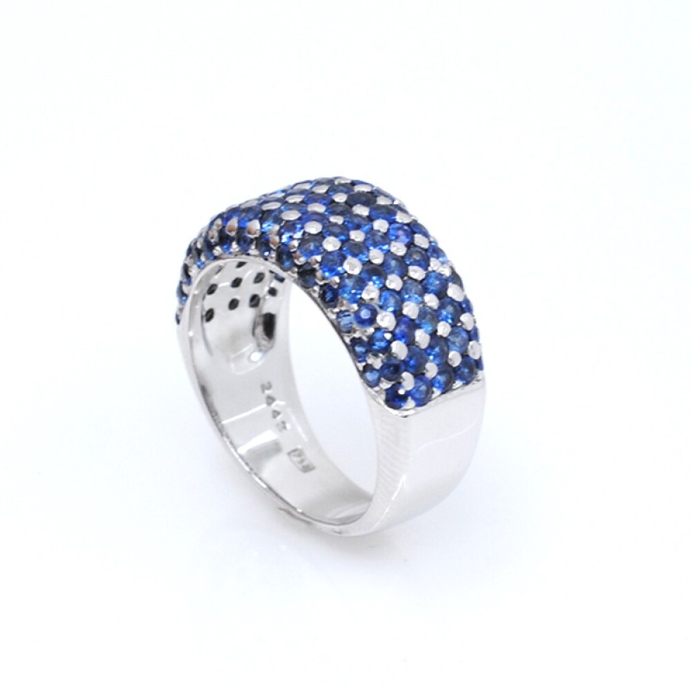 Anillo en oro 18k blanco y zafiros Anillo en oro 18k blanco y zafiros