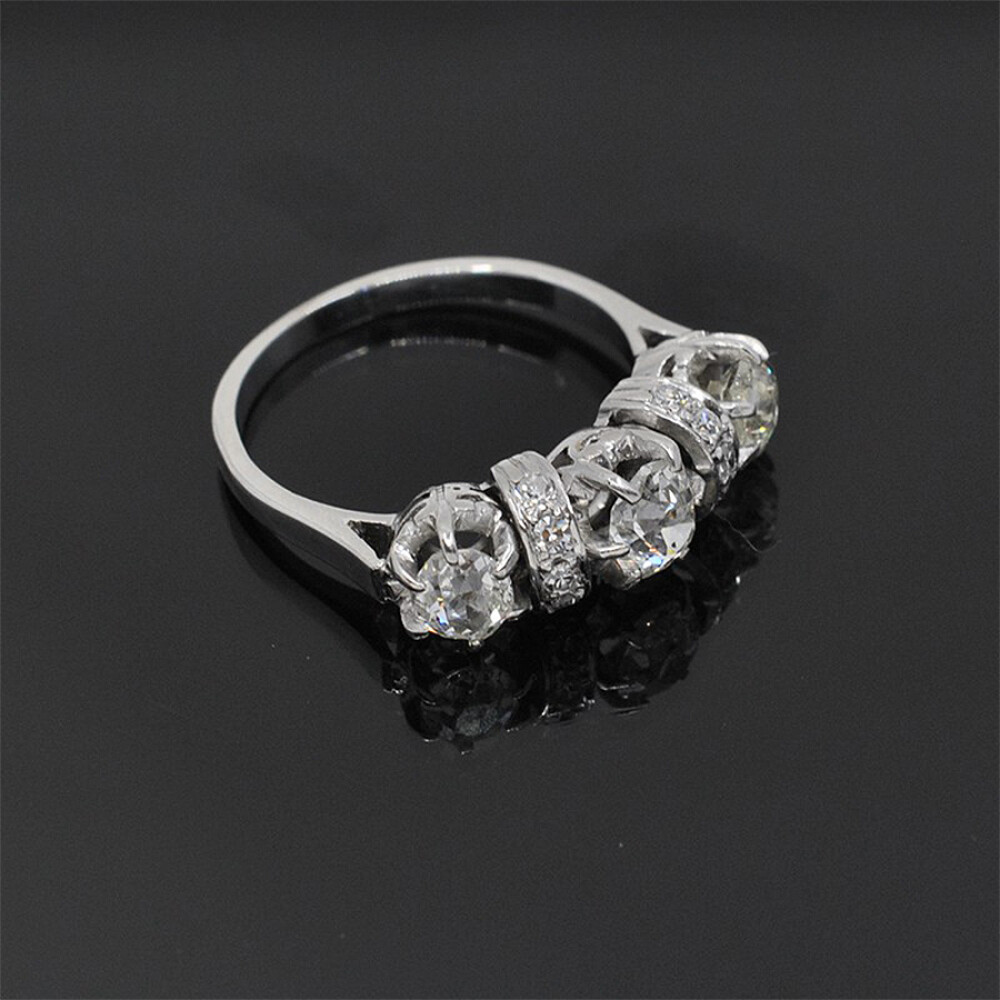 Anillo En Oro 18K, Platino Y Brillantes Anillo En Oro 18K, Platino Y Brillantes