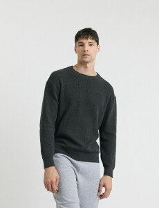 470585 SWEATER FERAUD Negro