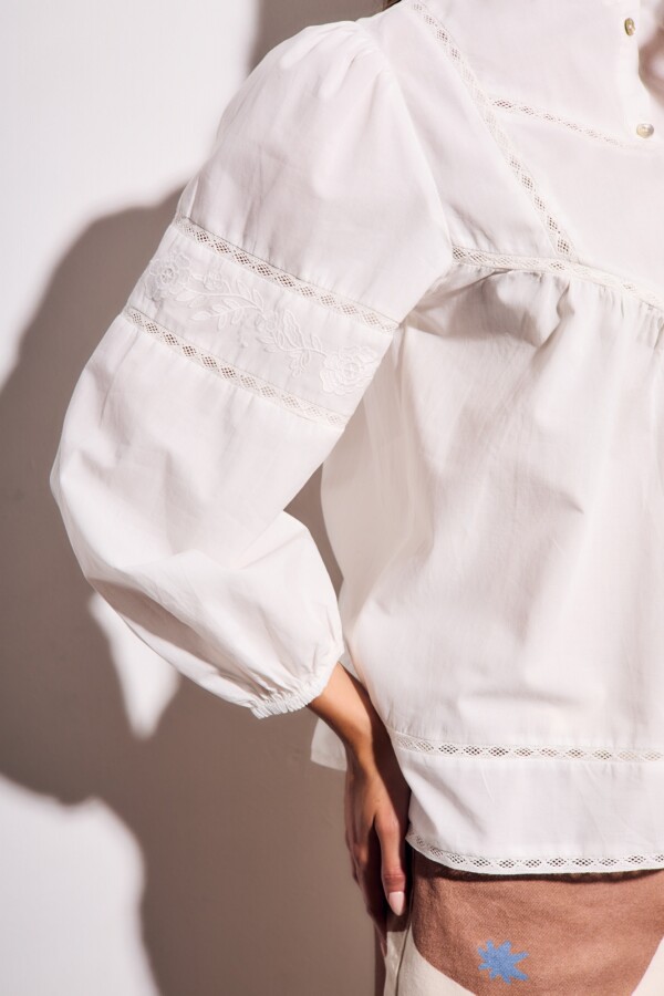 Blusa Algodón Con Detalles Encaje Crudo