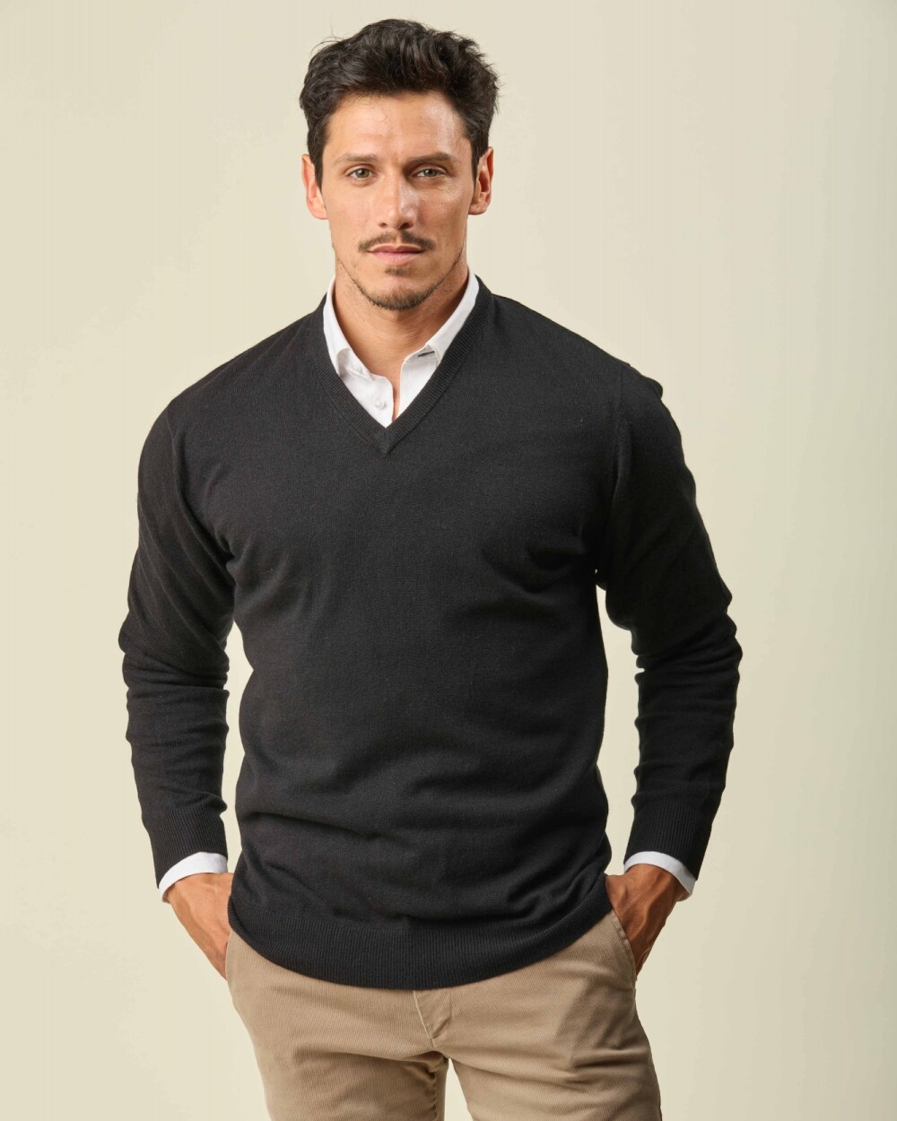 Buzo Lambswool Escote V Negro