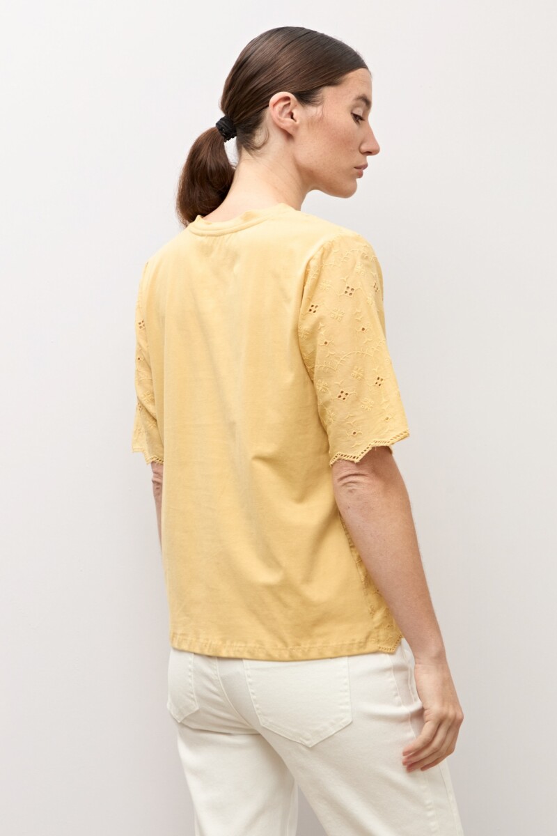 Remera broderie maiz