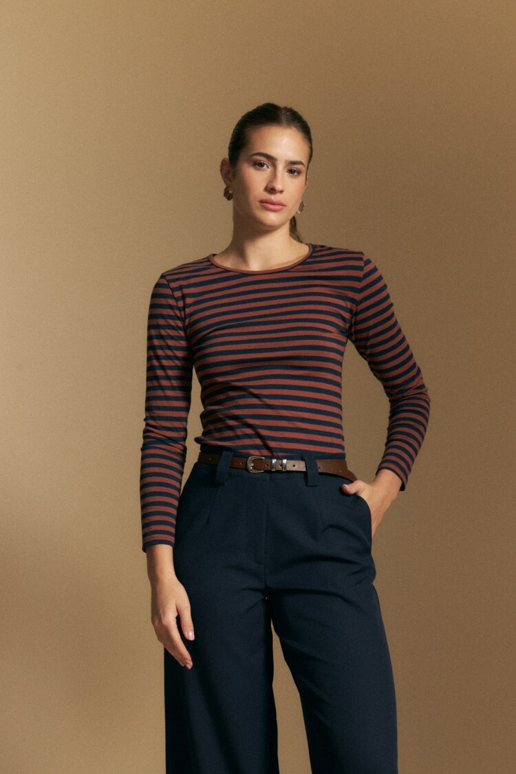 REMERA SABINA Marrón Corteza