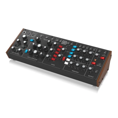 SINTETIZADOR BEHRINGER MODEL D SINTETIZADOR BEHRINGER MODEL D