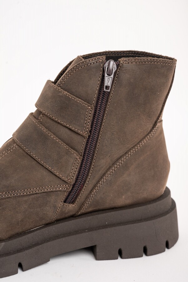 Bota Cuero Con Hebillas Vison