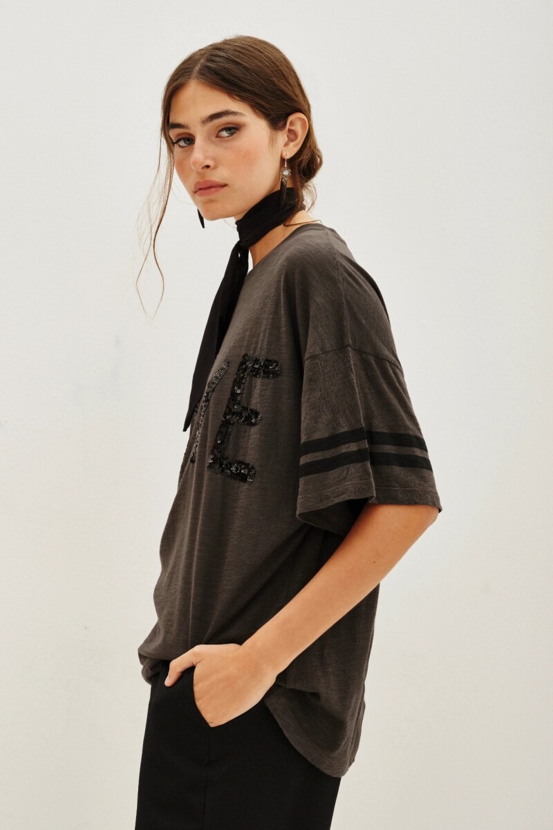 Remera Big Love Gris Oscuro