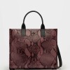 Cartera de Mano Capri En Cuero Grabado Snake Metalizado Bordeaux