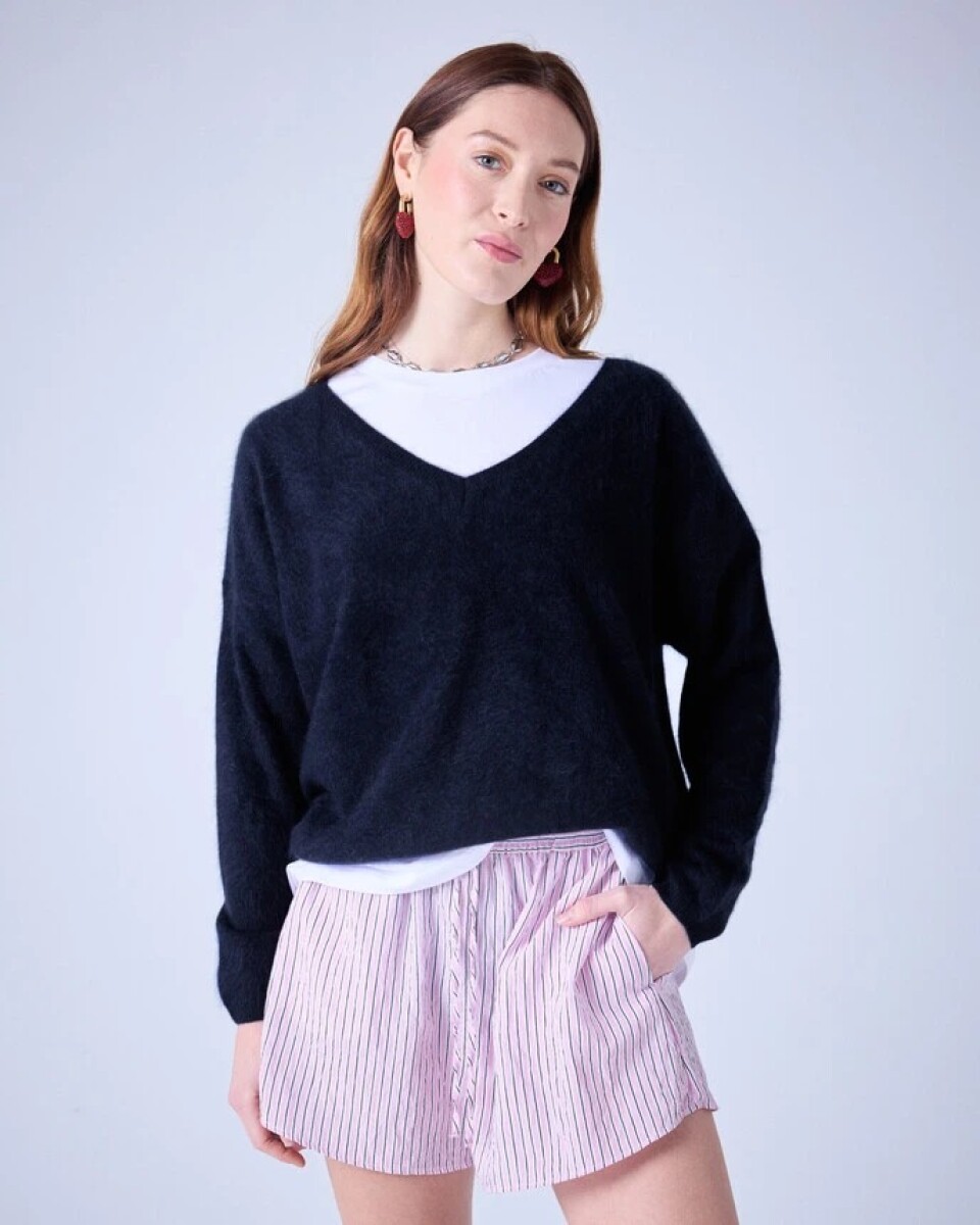 SWEATER V 
