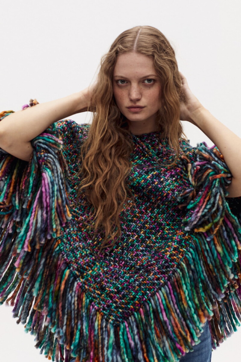 Poncho Fun en lana merino Aurora Twist
