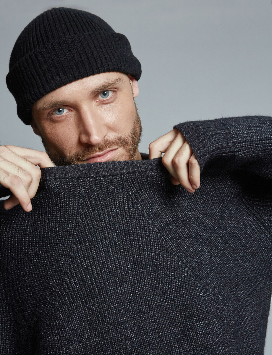 Sweater basico negro melange