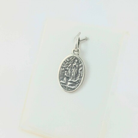 Medalla Oval de Plata 925. Virgen de Lourdes. Medalla Oval de Plata 925. Virgen de Lourdes.