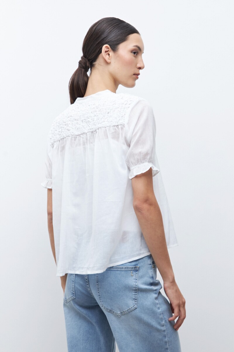 Camisa con frunces blanco