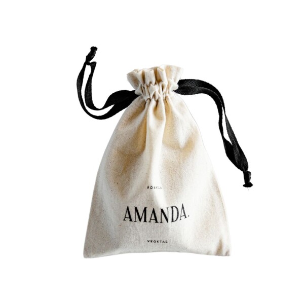 Jabón de Aceite Vegetal Amanda 100gs en bolsa de lino Jabón de Aceite Vegetal Amanda 100gs en bolsa de lino