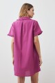 Vestido camisero con volados fucsia