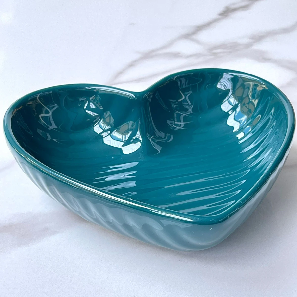 Bowl Corazón Cerámica Largo 18cm x Ancho 15cm x Alto 5cm 