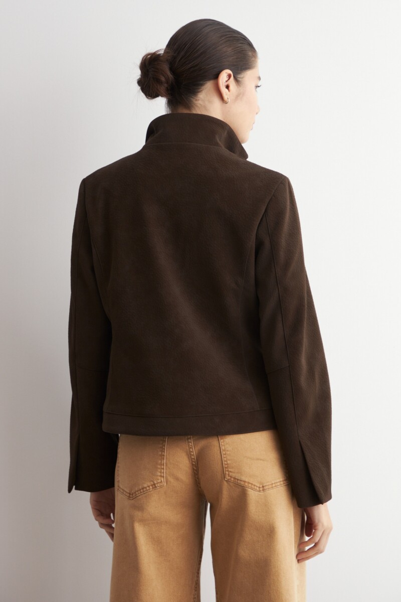 Chaqueta eco cuero con cierre chocolate