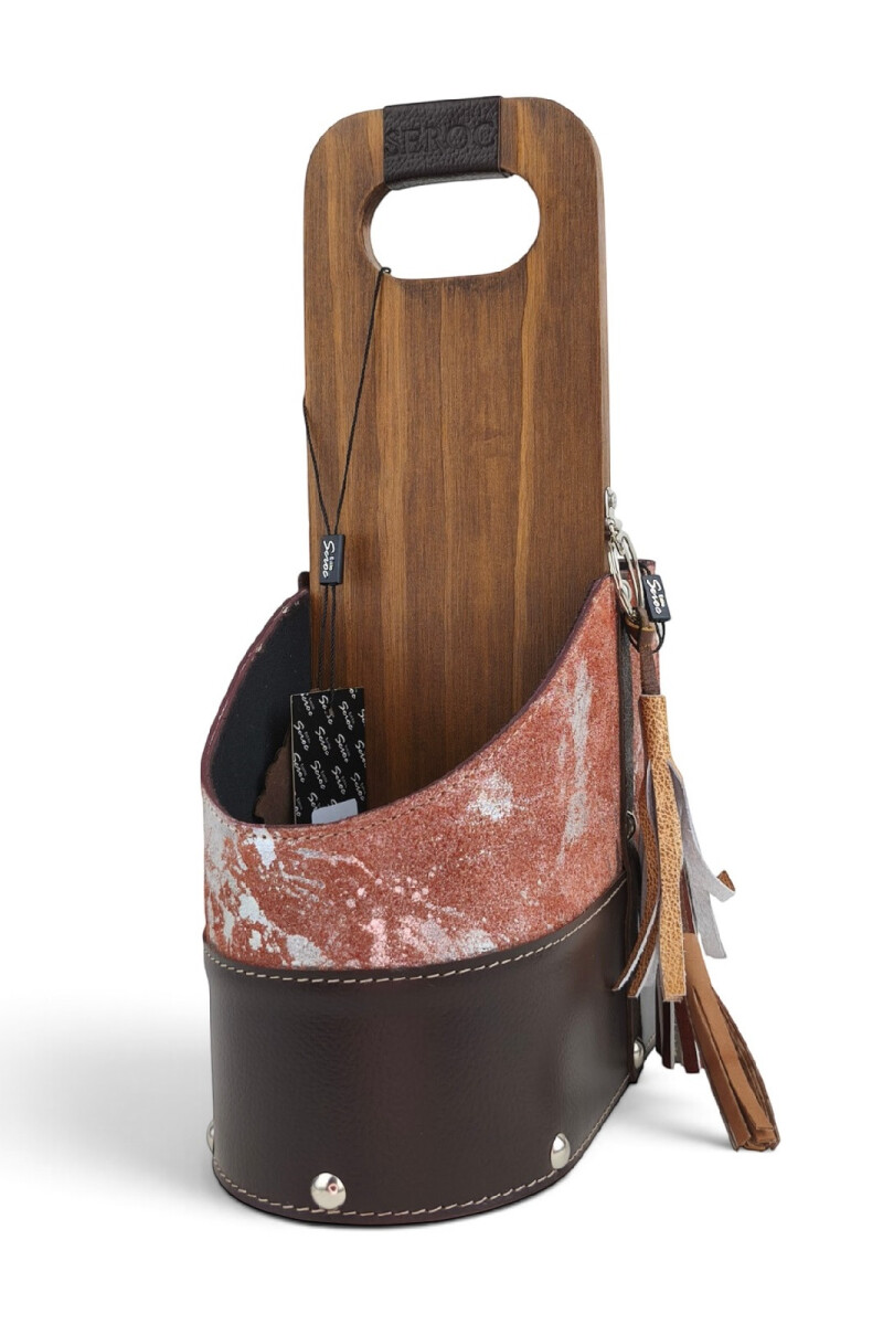 Matera de Cuero con detalles metalizados con Estructura Integral de Madera Chocolate