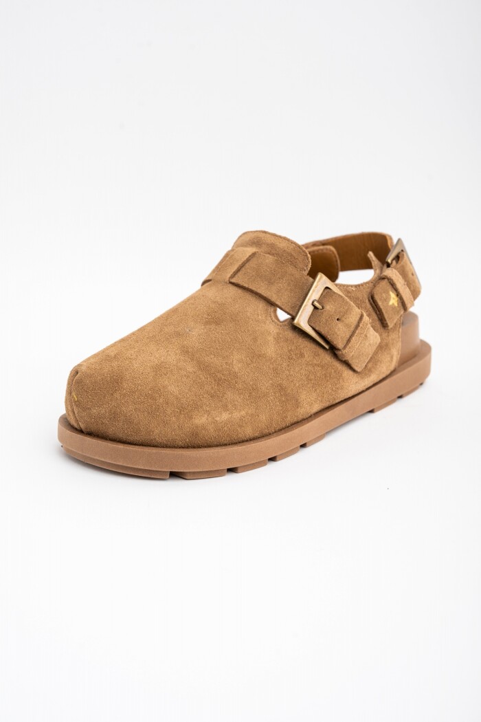 Zueco Gamuza Con Corderito Camel