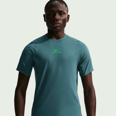 Remera Nike Pro Training de Hombre Multicolor